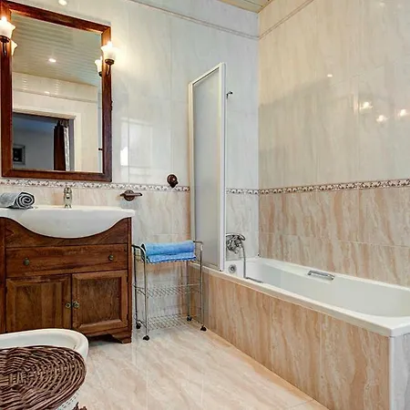 Apartamento St Julians Seafront 4-bedroom