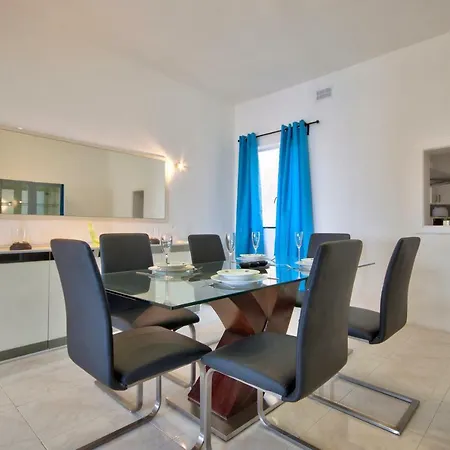 Διαμέρισμα St Julians Seafront 4-bedroom *